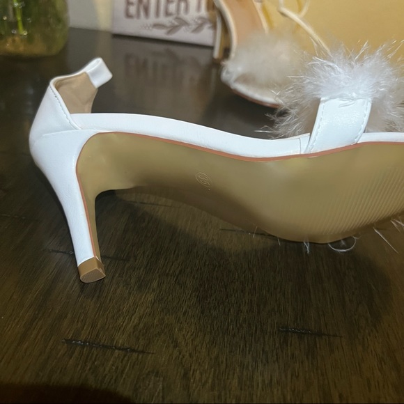 SHEIN Size 35 White Fluffy Heels - Picture 4 of 5